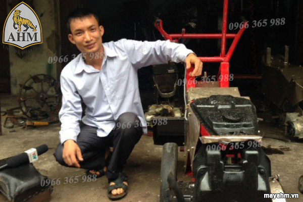 Máy làm đất giá rẻ.