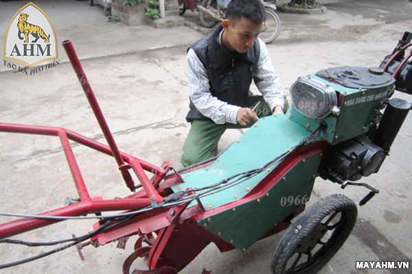 Cách sử dụng máy xới đất cải tiến.