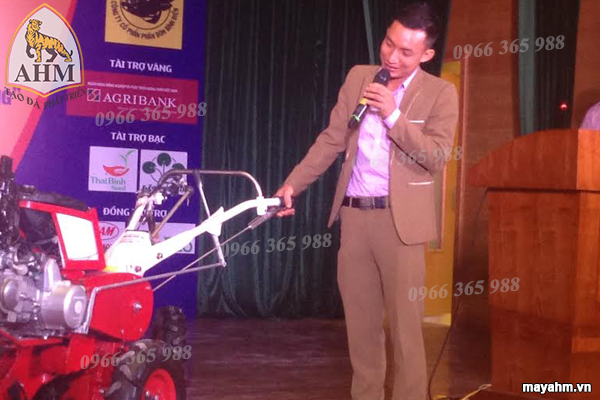 Nguyên lý hoạt động của máy xới đất làm cỏ.